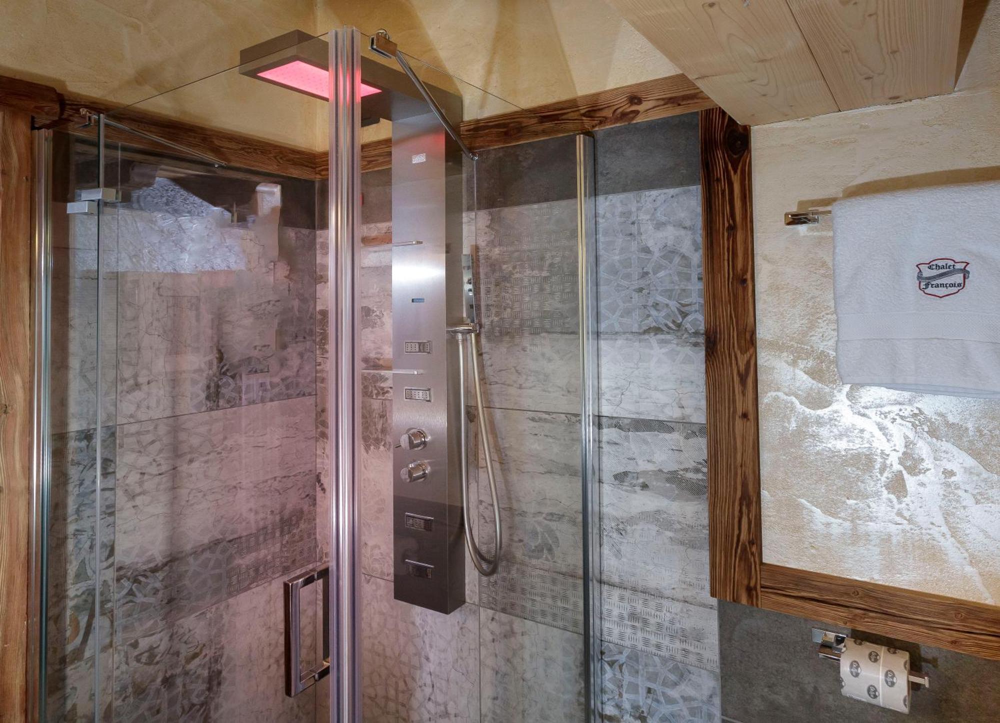 Chalet Matterhorn Francois - Central Ski Chalet With Spa And Breakfast, 100Mt Lift เบรยล์-แชร์วิเนีย ภายนอก รูปภาพ