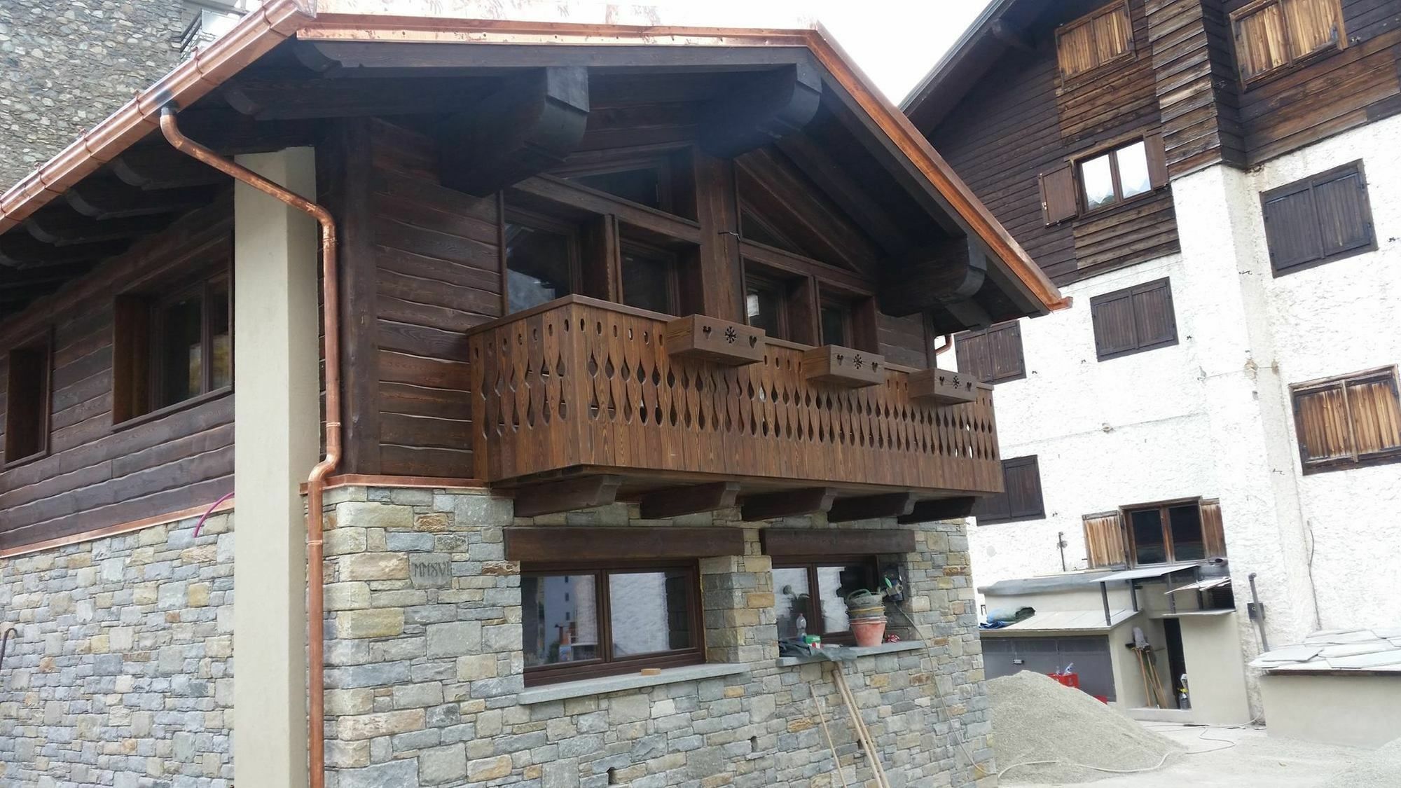 Chalet Matterhorn Francois - Central Ski Chalet With Spa And Breakfast, 100Mt Lift เบรยล์-แชร์วิเนีย ภายนอก รูปภาพ